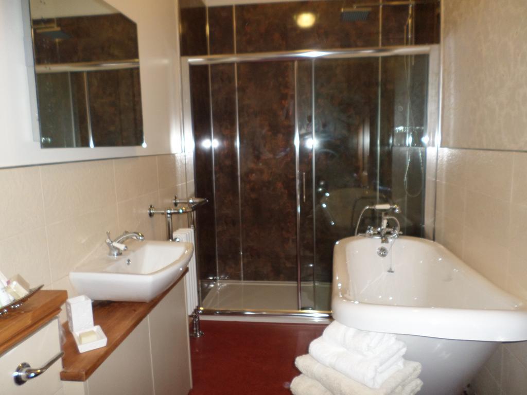 Camfield House Bed & Breakfast Терсо Стая снимка